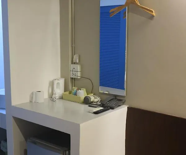 L42素万那普机场旅馆 酒店 3*
